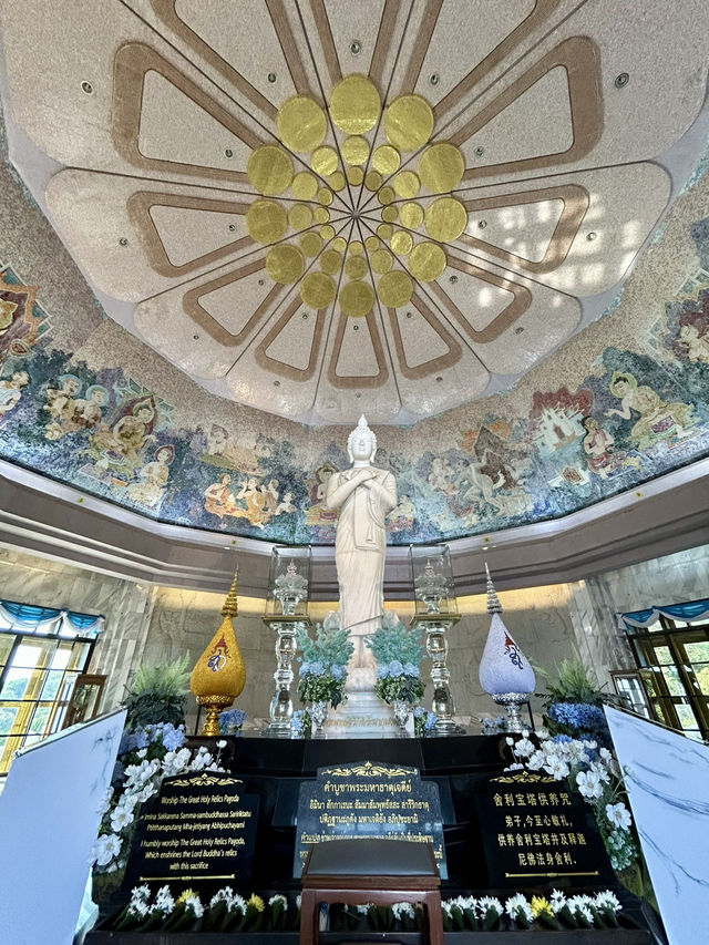 【花と歴史が織りなす美しき仏塔】Twin Pagodasナパメートニドン＆ナパポンプミスリ