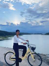 เขื่อนสิริกิติ์: วิวสวย น้ำใส กิจกรรมเพียบ! 🏞️ 