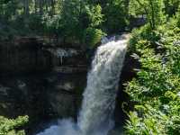 【滝と自然の調和🌿】Minnehaha Fallsの魅力