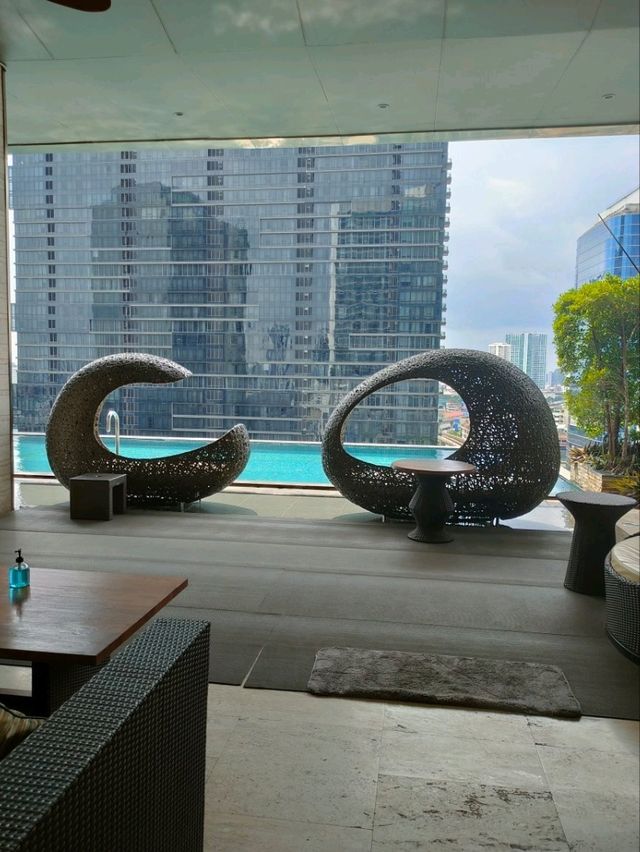 【バンコク】プールサイドでアフタヌーンティー🫖Eastin Grand Hotel Sathorn