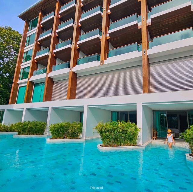 ที่พัก และคาเฟ่ ริมทะเลขนอม