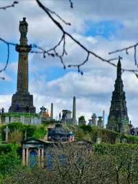 Wandering Through Glasgow Necropolis ⚰️🏰🌿☁️🕊️