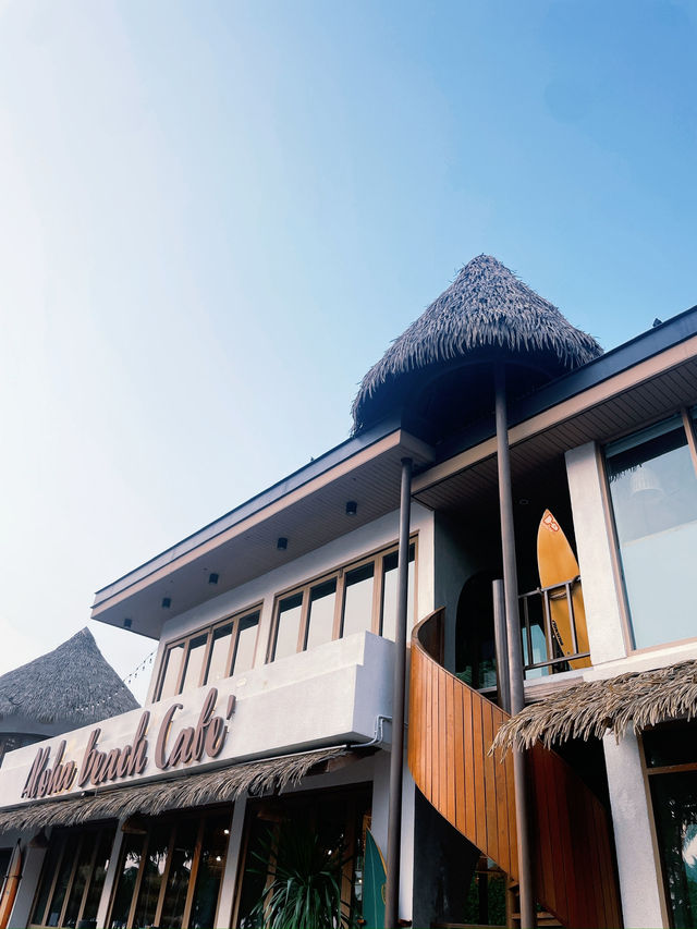 Aloha Beach Cafe ริมทะเล บรรยากาศดี 🍵