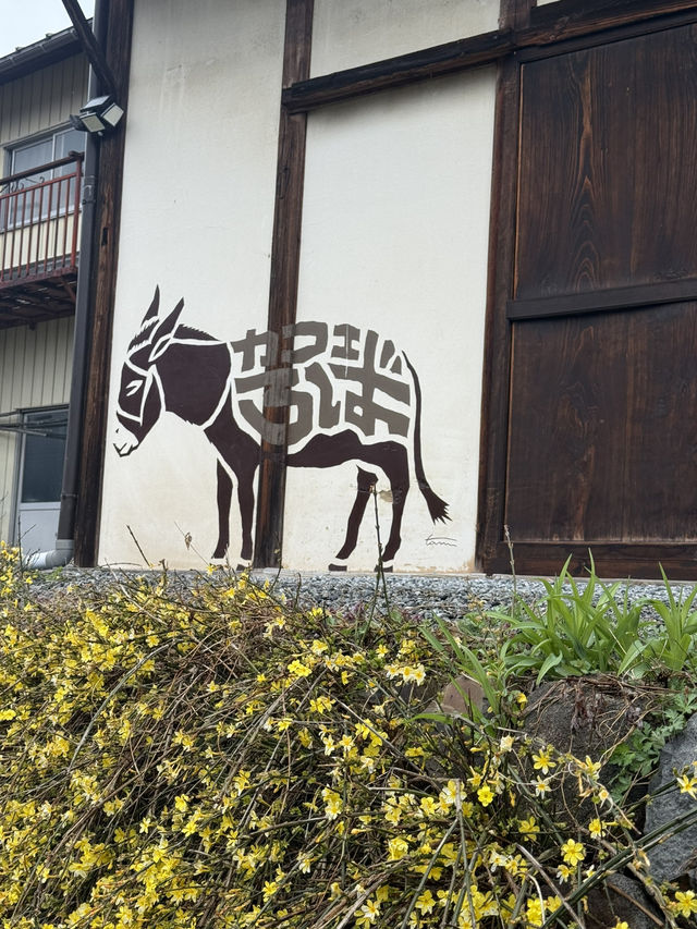 築100年の蚕屋をリノベーションした絶景ピザカフェ「つきよの見晴らし cafe ろば」
