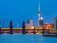 Oberbaum Bridge: Berlin's Iconic Link Between Past and Present