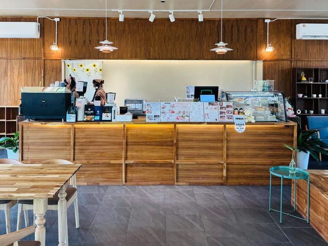 บ้านนม คาเฟ่ ท่ารั้ว-สันปูเลย