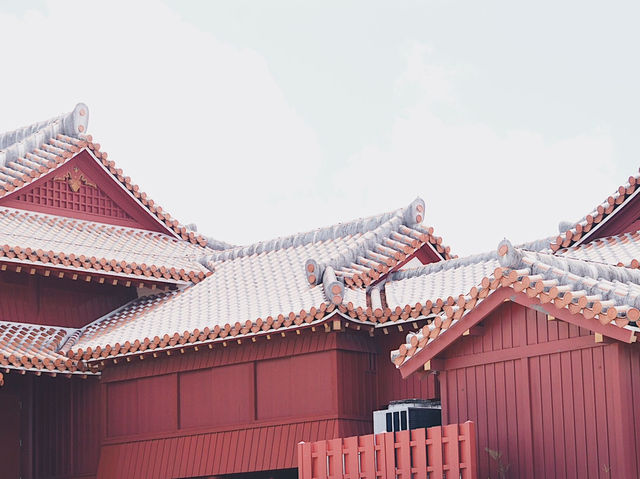 ปราสาทชูริ สีแดง okinawa
