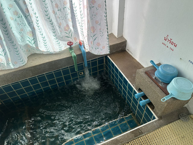 【ドーイサケート温泉】  チェンマイから1時間、自然に包まれる“ローカル温泉体験