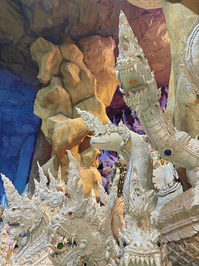 พาไปชมถ้ำพญานาค ที่วัดมณีวงศ์ นครนายก