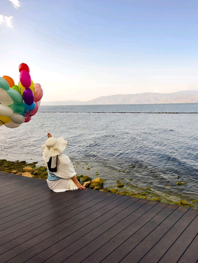 Tranquility by the Waters: The Beauty of Erhai Lake in Dali