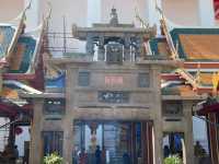 วัดกัลยาณมิตร – ไหว้หลวงพ่อโต ขอพรเสริมสิริมงคล