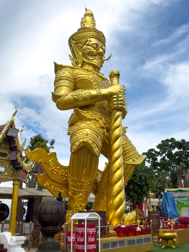 ไหว้พระขอพรหลวงพ่อทันใจ จ. เชียงใหม่ 
