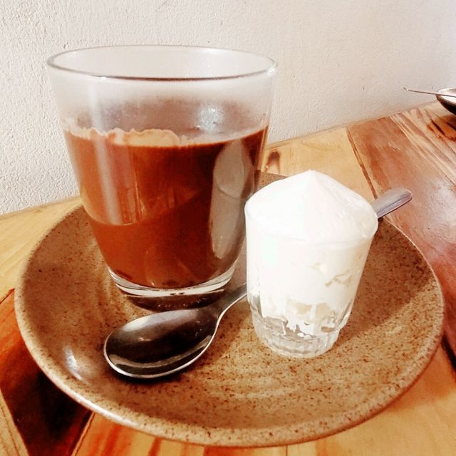 Morning Slowdown: A Breakfast Escape at The Hanoi Social Club