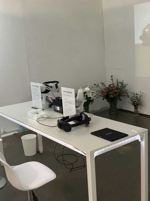 🏛️ 예술과 만나는 문, 홍익대학교 홍문관 전시실✔️