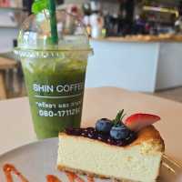 Shin Coffee Cafe &Bistro