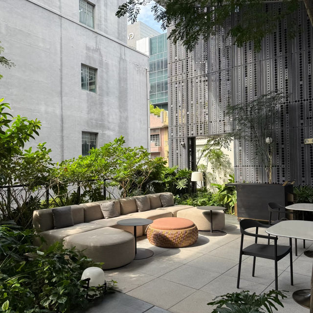 🇸🇬 21 Carpenter Hotel: A Homey Retro Vibe in the City Center
