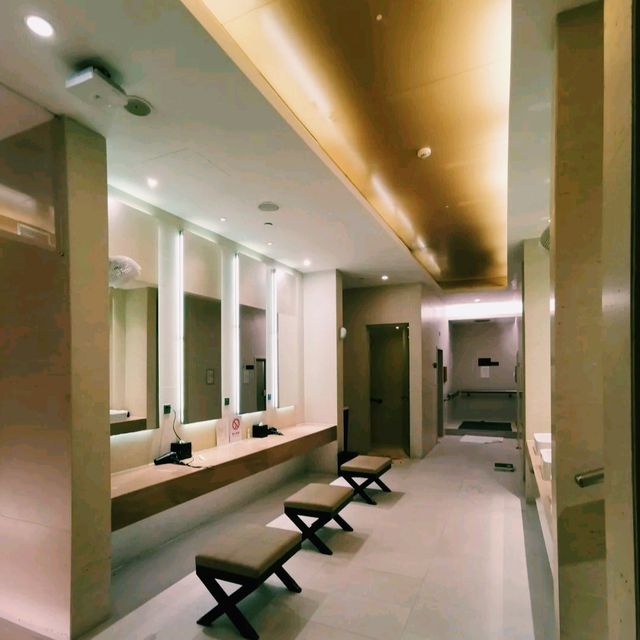 廣州豪華無邊際泳池酒店推薦：廣州朗豪酒店