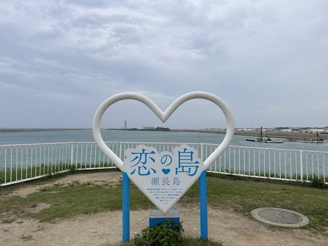 沖繩版聖托里尼！瀨長島絕美海景+飛機近距離掠頂，浪漫爆棚🌊✈️🌅