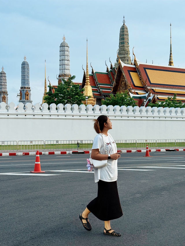 เดินเล่นชมงาน KAWS:Holiday Thailand 