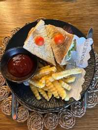 Grand Cafe: Taste the Island Elegance