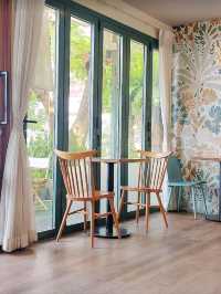 Little Green Cafe Samui: คาเฟ่มินิมอลใกล้ท่าเรือ