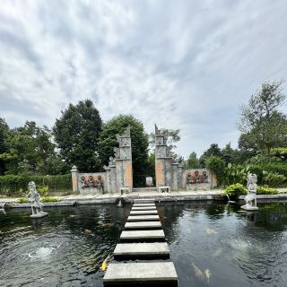 “Medan yang Magis: Dari Kemegahan Kerajaan hingga Keajaiban Dataran Tinggi 🇮🇩✨”
