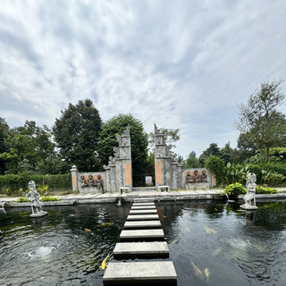 “Medan yang Magis: Dari Kemegahan Kerajaan hingga Keajaiban Dataran Tinggi 🇮🇩✨”