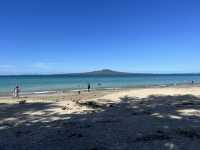 紐西蘭隱藏景點—🏖️ Takapuna Beach｜北岸亮眼的海灘生活 