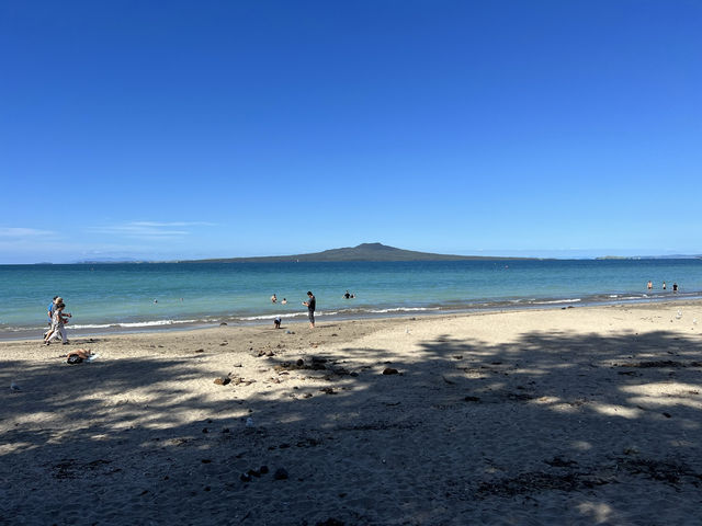 紐西蘭隱藏景點—🏖️ Takapuna Beach｜北岸亮眼的海灘生活 
