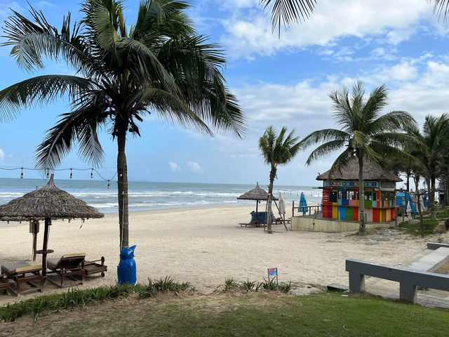 🌊🐚 Beach Bliss & Seafood Feasts in Da Nang 📍 My Khe Beach & My An Beach