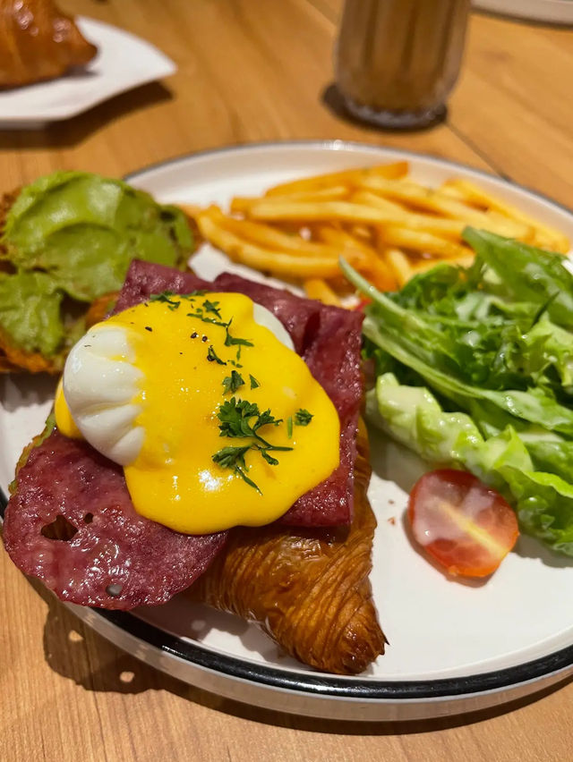 Flat Croissants & Fancy Feels-Welcome to Miss J KL