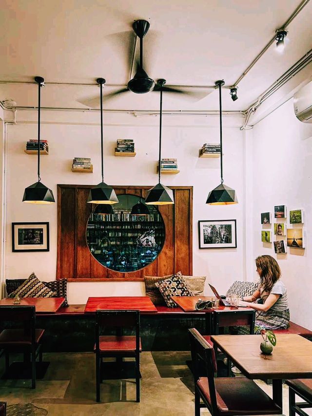 柬埔寨暹羅著名網紅景點咖啡店：Footprint cafe Siem Reap，適合打卡拍照📸