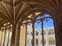 Jerónimos Monastery: Lisbon's Miraculous Maritime Masterpiece 🇵🇹✨