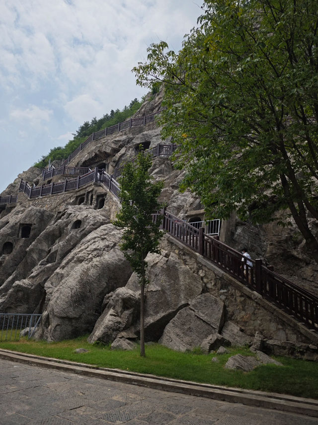 Longmen Grottoes 🏯