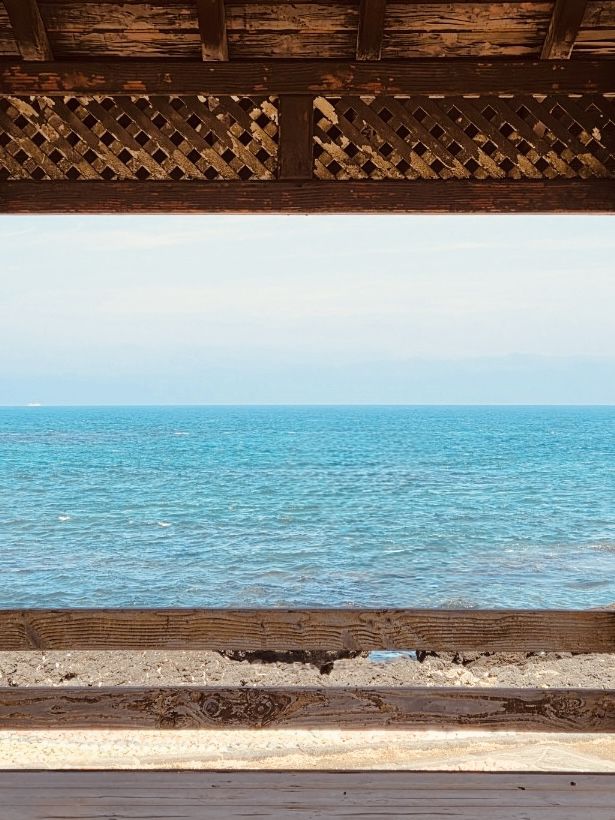 A Serene Coastal Drive with Panoramic Ocean Views