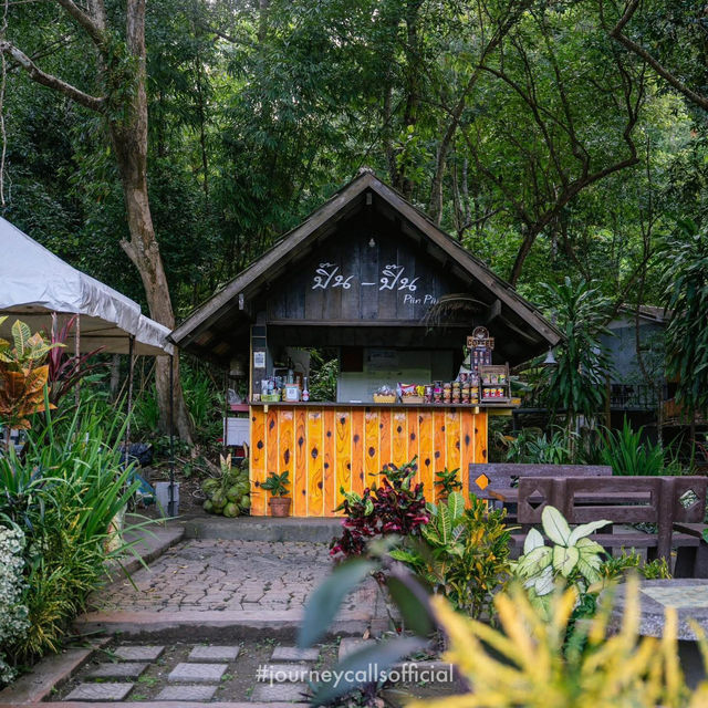 คาเฟ่เล็กๆ มีน้ำตกธรรมชาติ ⛰️💙
