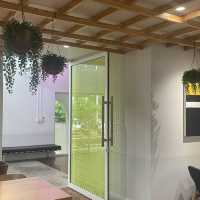 🌿 ซ่อนตัวในสวน: Yellow Lane Cafe อารีย์