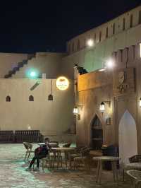 🌅 日落時分的尼茲瓦老城光影