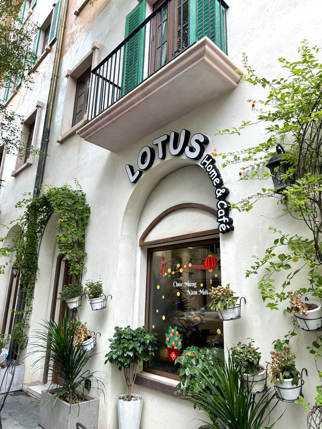 โรงแรมที่ฟูก๊วก Lotus Home&Cafe 