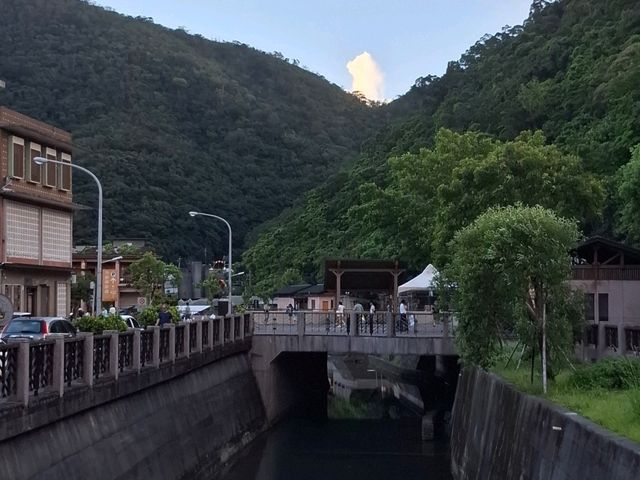 帶孩子來蘇澳冷泉｜冰涼氣泡水玩出暑假新樂趣