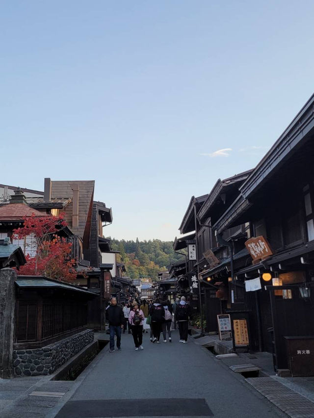 Toyama สวยเหมือนหลุดออกมาจากโปสการ์ด ✨