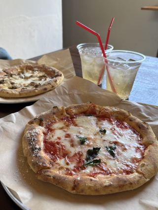 [ฟุกุโอกะ อากิซึกิ] ร้านพิซซ่าชื่อดังที่มีชีสโฮมเมดแสนอร่อย!