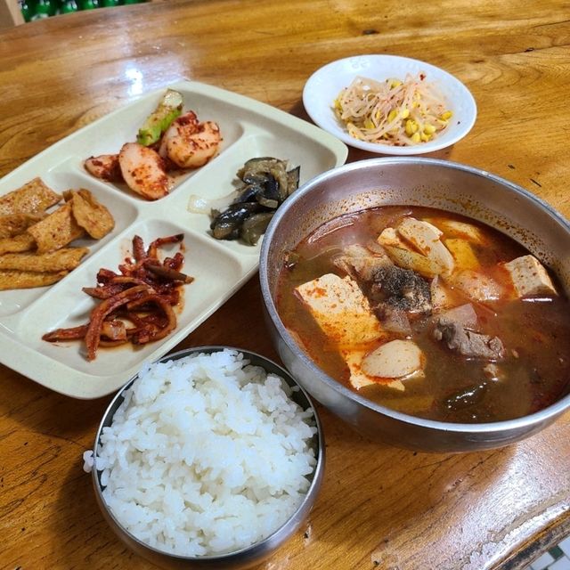서귀포 모슬포 맛집)영해식당 - 소고기찌개, 밀면 맛집 / 제주 노포 맛집 서귀포 모슬포 맛집)영해식당 - 소고기찌개, 밀면 맛집 / 제주 노포 맛집