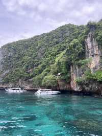 เกาะพีพี…สวรรค์กลางอันดามัน 🌴