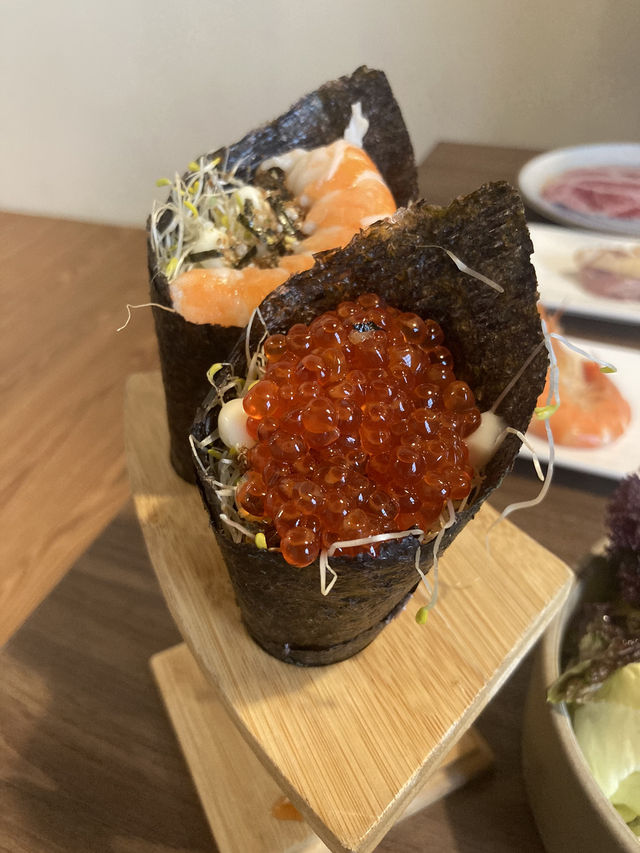 很有氣氛的日式建築用餐環境～