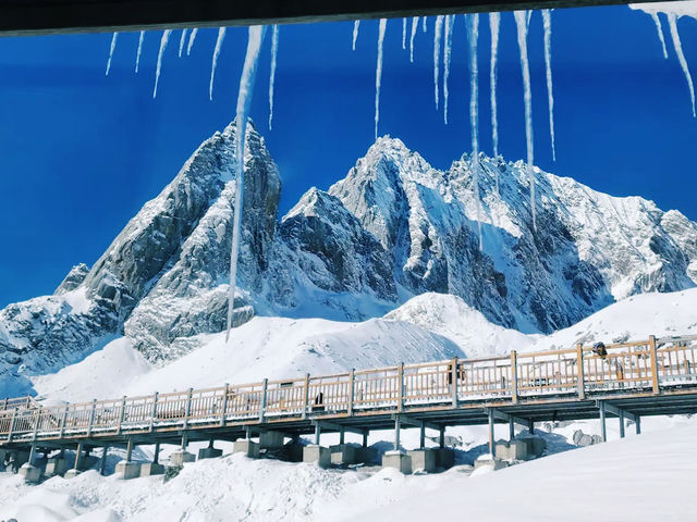 Majestic Views from the Yulong Snow Mountain Ropeway