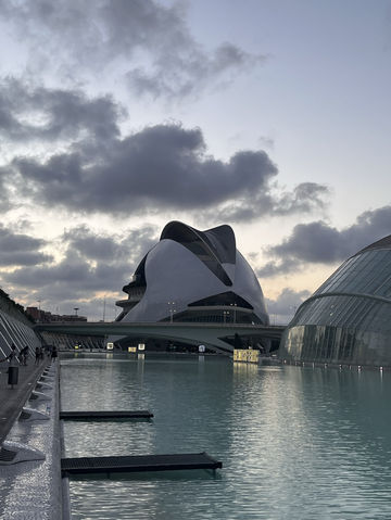 🇪🇸 발렌시아 에미스페릭 후기: 미래적인 '눈' 속의 경이로움 ✨