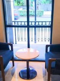 คาเฟ่สไตล์ชิโนโปตุกีสแบบโมเดิร์น