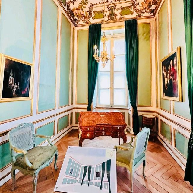 🏰 Nymphenburg Palace in Munich 🏰 Nymphenburg Palace in Munich