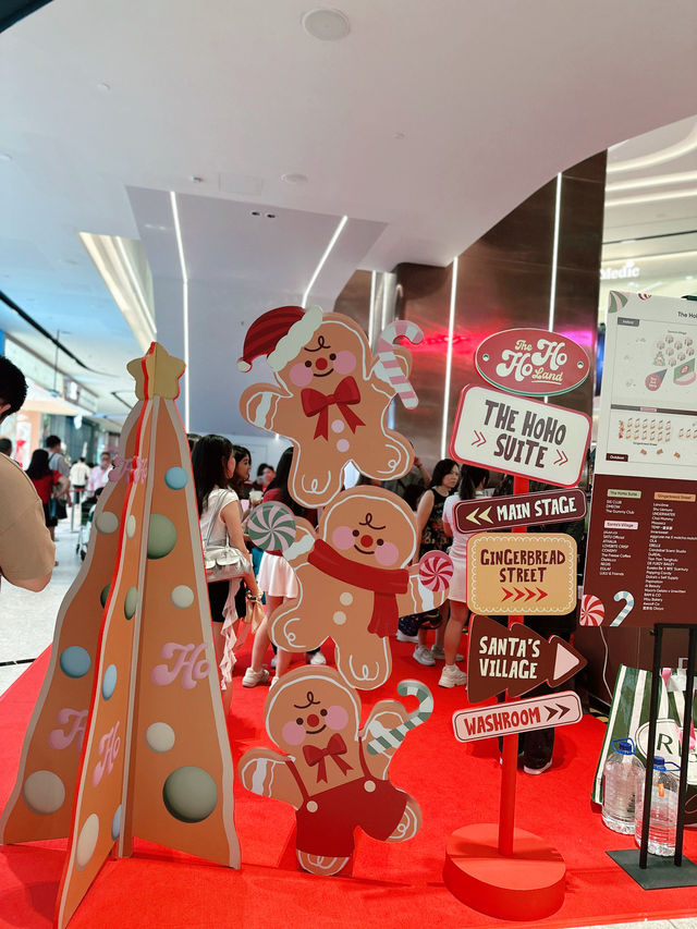 Malaysia’s Xmas Blazer Bash: Sunway Square Vibes 🎄✨ Malaysia’s Xmas Blazer Bash: Sunway Square Vibes 🎄✨